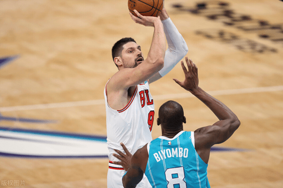 包含关键时刻芝加哥公牛备战荷甲,完成体检细节曝光,更衣室稳定,轮换策略成焦点的词条 包含关键时刻芝加哥公牛备战荷甲,完成体检细节曝光,更衣室稳定,轮换策略成焦点的词条