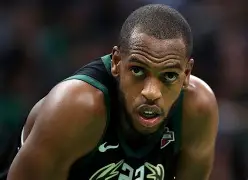 窗口期密尔沃基雄鹿调整名单以备NBA季后赛；复出首秀环节打磨；压力陡增；医务组通报恢复的简单介绍