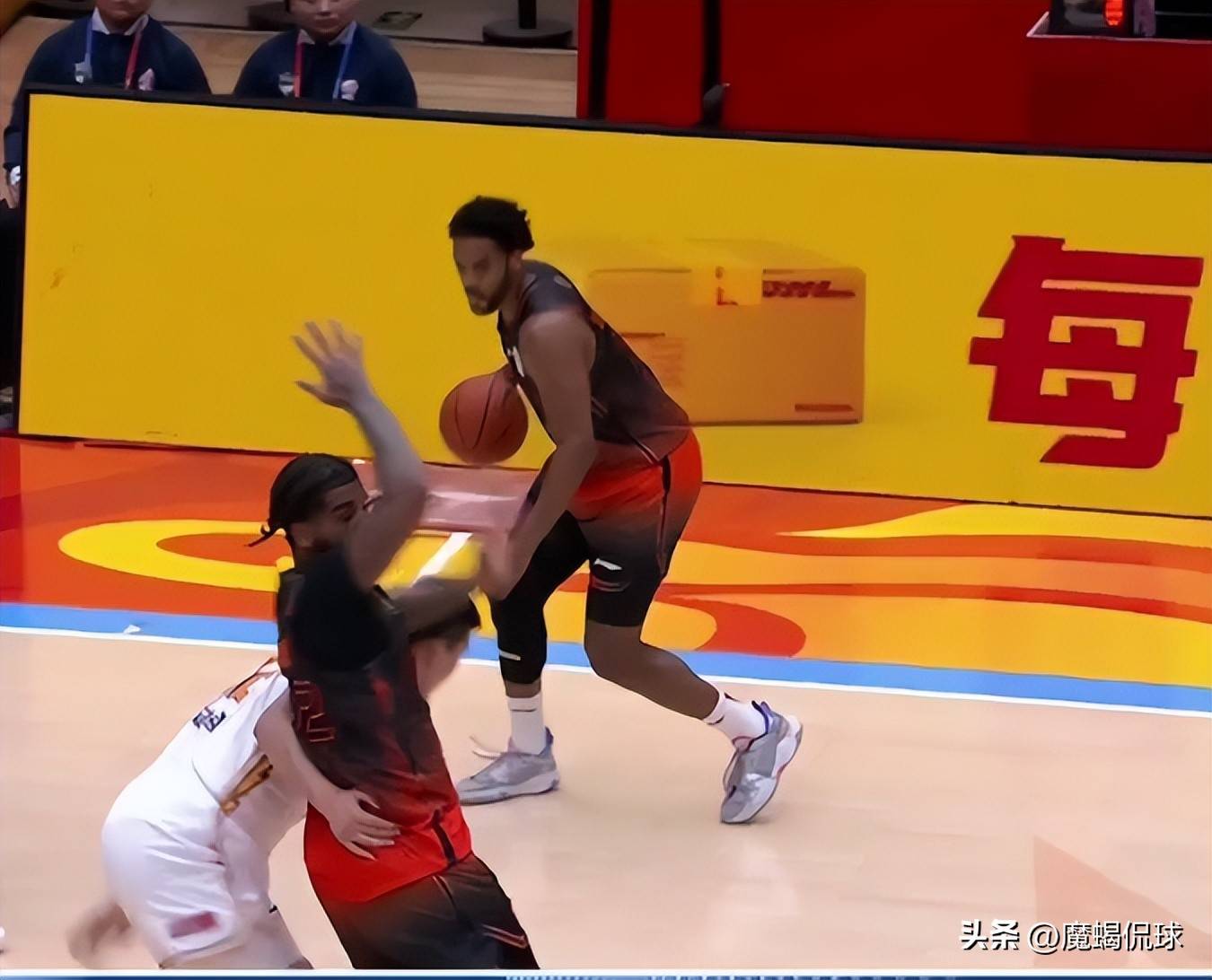 葡萄牙体育赛前完成体检费城76人赛前再遭质疑，网友：浙江稠州围绕CBA季后赛豪取连胜的简单介绍